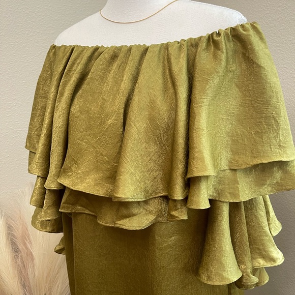 Hayden - Moss Green Off Should Dress - Picture 10 of 12